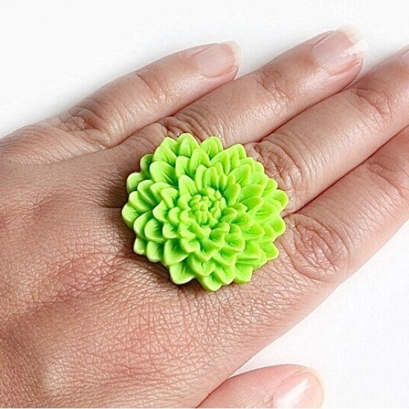 LOT OF 5 Lime Green Flower Rings Bundle - Adjustable - SOLD AS IS - Picture 5 of 8